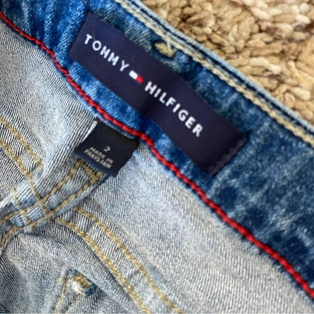 Tommy Hilfiger Lafayette High Rise Flare Jeans Size 2 Medium Wash Logo 90s Y2K
